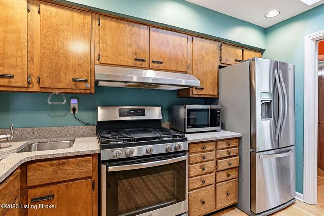 3718 Hillsboro Rd, Louisville, KY 40207