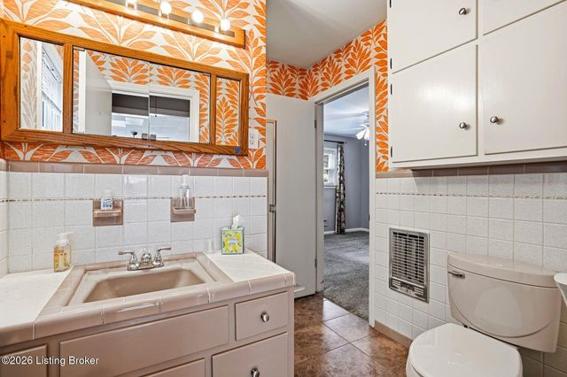 3718 Hillsboro Rd, Louisville, KY 40207