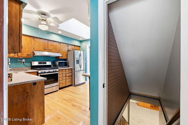 3718 Hillsboro Rd, Louisville, KY 40207
