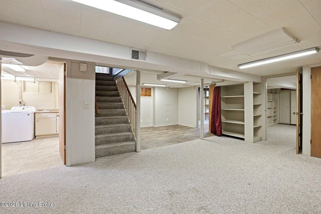 3718 Hillsboro Rd, Louisville, KY 40207