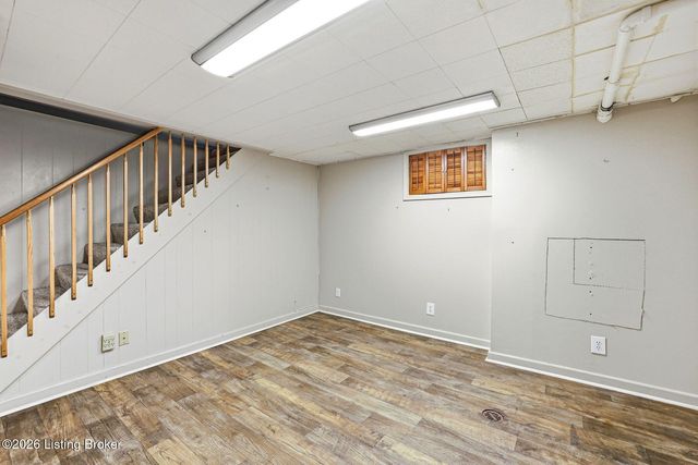 3718 Hillsboro Rd, Louisville, KY 40207