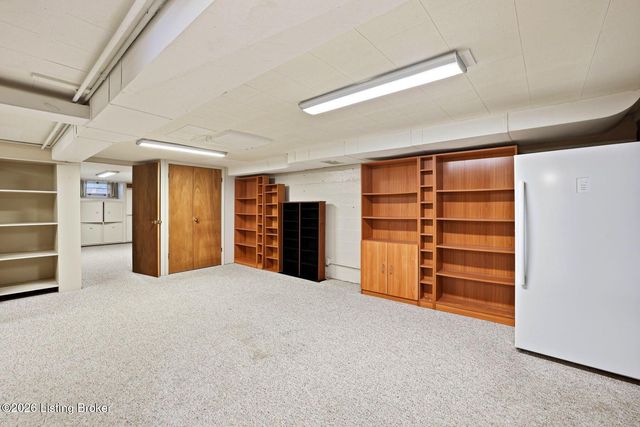 3718 Hillsboro Rd, Louisville, KY 40207