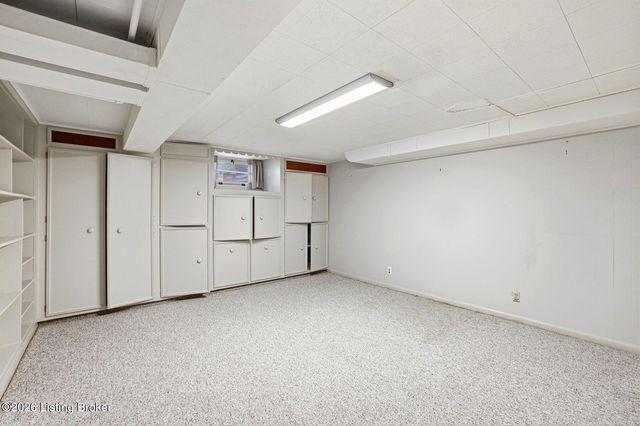 3718 Hillsboro Rd, Louisville, KY 40207