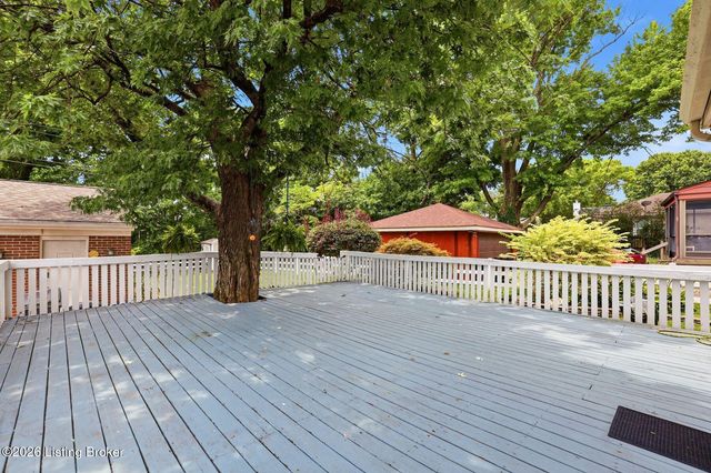 3718 Hillsboro Rd, Louisville, KY 40207