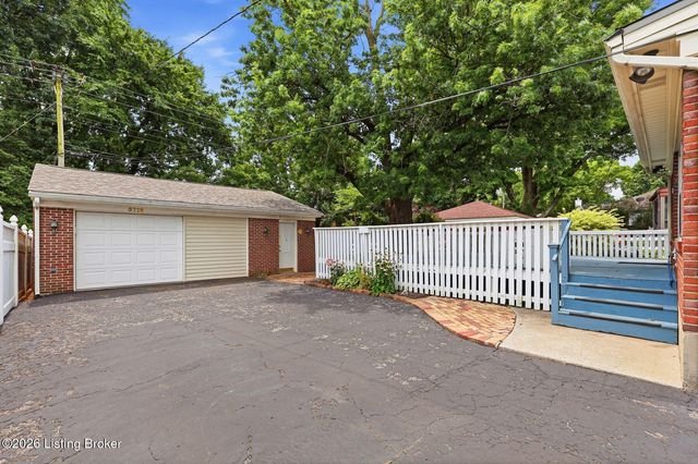 3718 Hillsboro Rd, Louisville, KY 40207