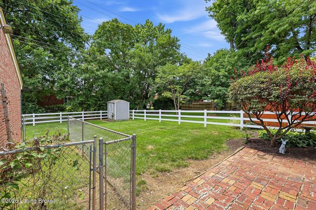 3718 Hillsboro Rd, Louisville, KY 40207