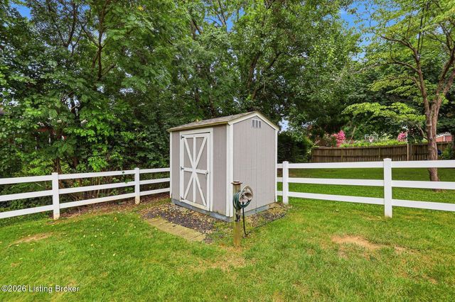3718 Hillsboro Rd, Louisville, KY 40207