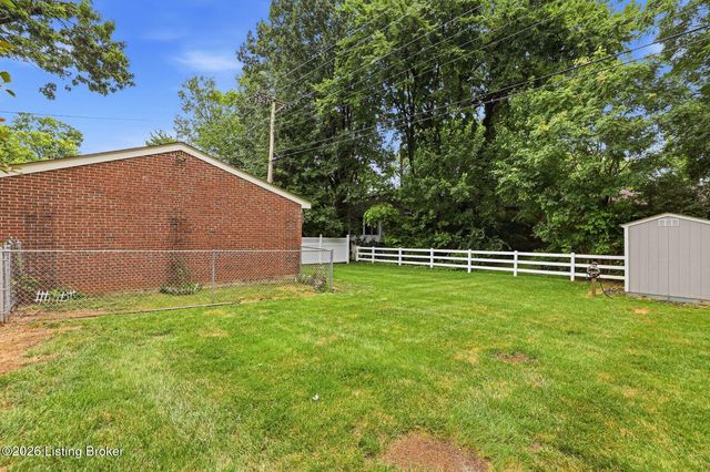 3718 Hillsboro Rd, Louisville, KY 40207