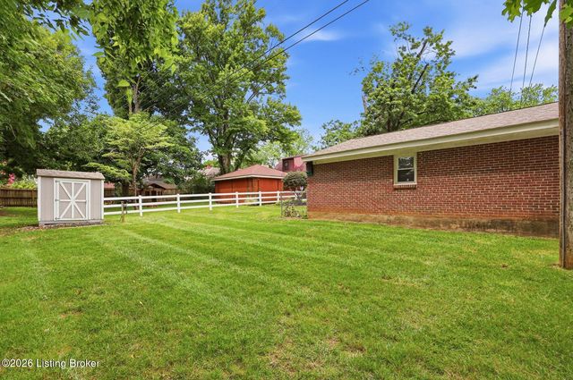 3718 Hillsboro Rd, Louisville, KY 40207