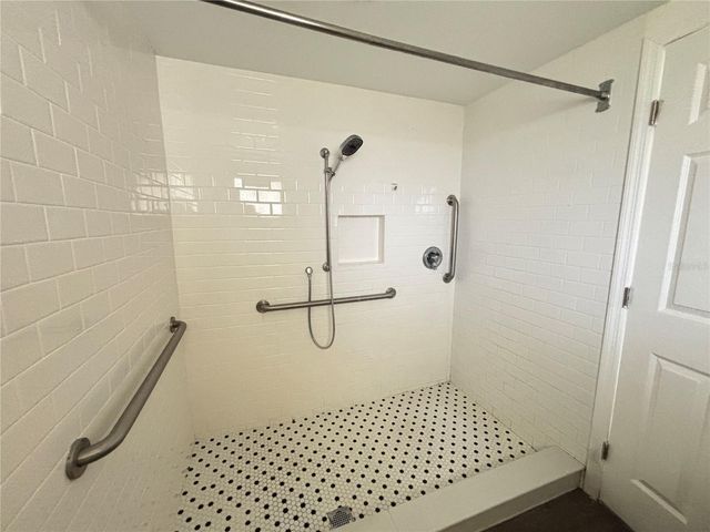8302 N FLINTROCK COURT, Tampa, FL 33615