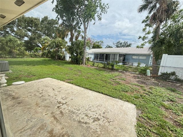 8302 N FLINTROCK COURT, Tampa, FL 33615