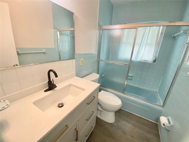 8302 N FLINTROCK COURT, Tampa, FL 33615