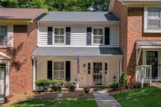 2414 Cottage Place, Greensboro, NC 27455