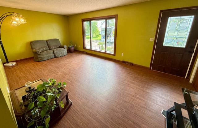 68680 470th Street, Fairfax, MN 55332