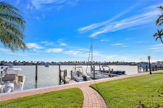 2800 Gulf Shore BLVD N 303, Naples, FL 34103