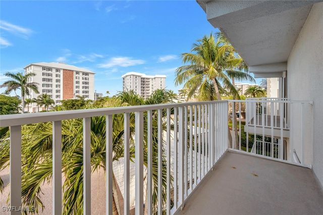 2800 Gulf Shore BLVD N 303, Naples, FL 34103