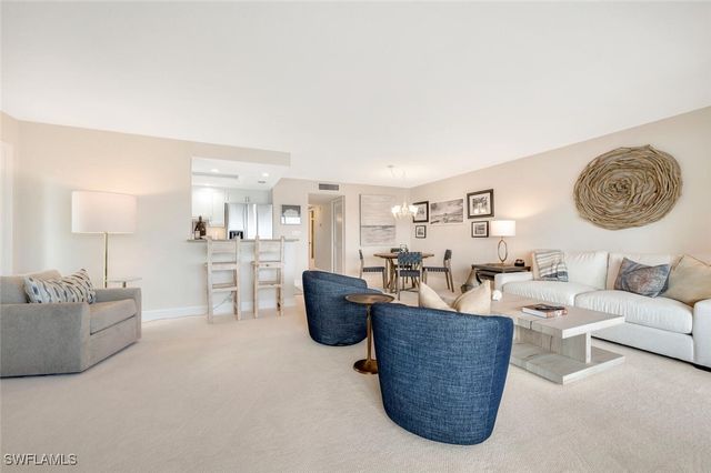 2800 Gulf Shore BLVD N 303, Naples, FL 34103