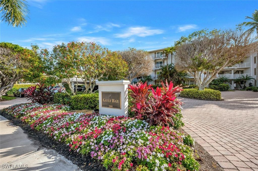 2800 Gulf Shore BLVD N 303, Naples, FL 34103