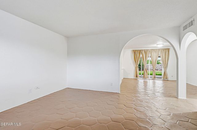 4609 SKYLARK Way, El Paso, TX 79922