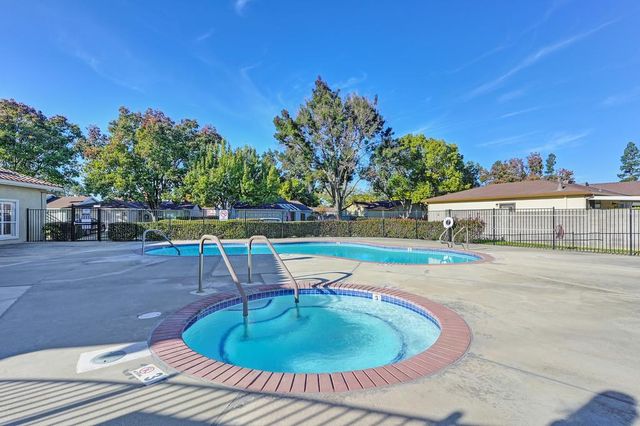 7300 Sunshire Ln, Sacramento, CA 95828
