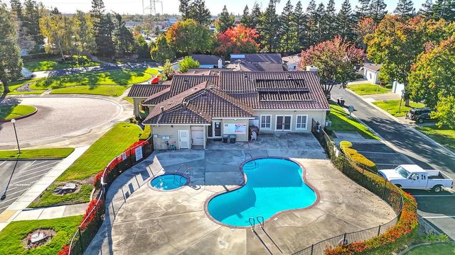 7300 Sunshire Ln, Sacramento, CA 95828