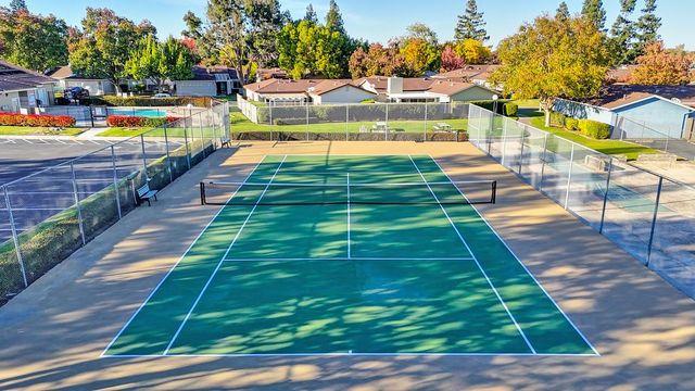 7300 Sunshire Ln, Sacramento, CA 95828