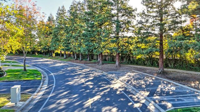 7300 Sunshire Ln, Sacramento, CA 95828
