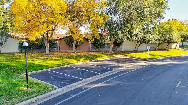 7300 Sunshire Ln, Sacramento, CA 95828