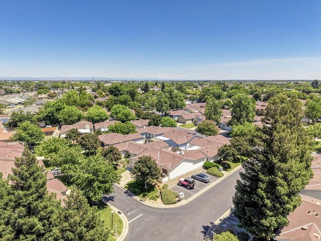 7300 Sunshire Ln, Sacramento, CA 95828