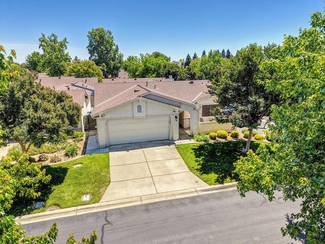 7300 Sunshire Ln, Sacramento, CA 95828