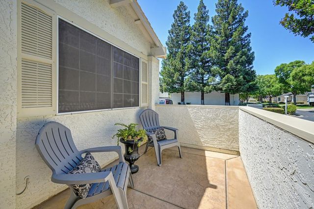 7300 Sunshire Ln, Sacramento, CA 95828