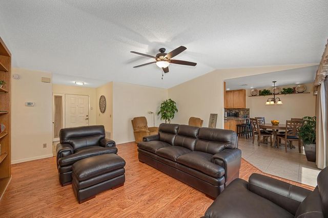 7300 Sunshire Ln, Sacramento, CA 95828