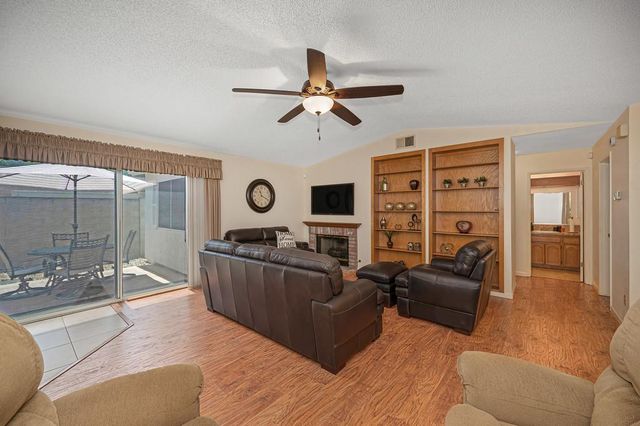 7300 Sunshire Ln, Sacramento, CA 95828