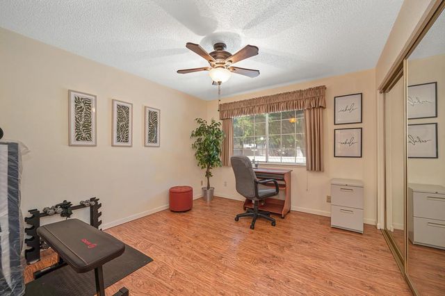 7300 Sunshire Ln, Sacramento, CA 95828