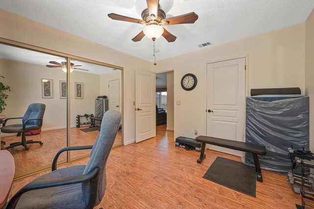 7300 Sunshire Ln, Sacramento, CA 95828
