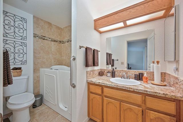 7300 Sunshire Ln, Sacramento, CA 95828