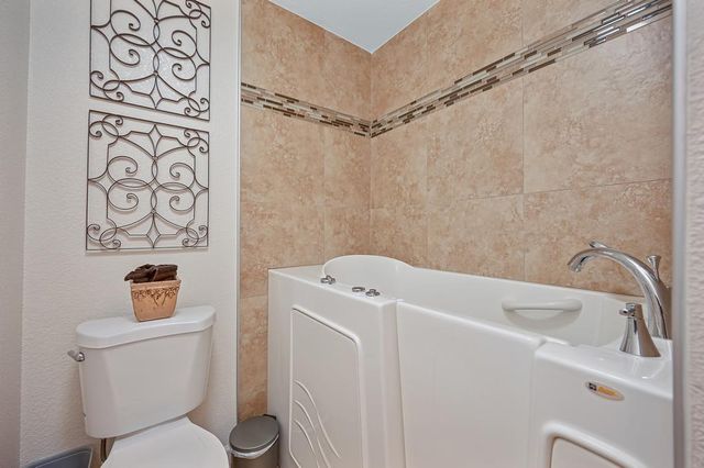7300 Sunshire Ln, Sacramento, CA 95828