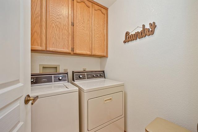 7300 Sunshire Ln, Sacramento, CA 95828
