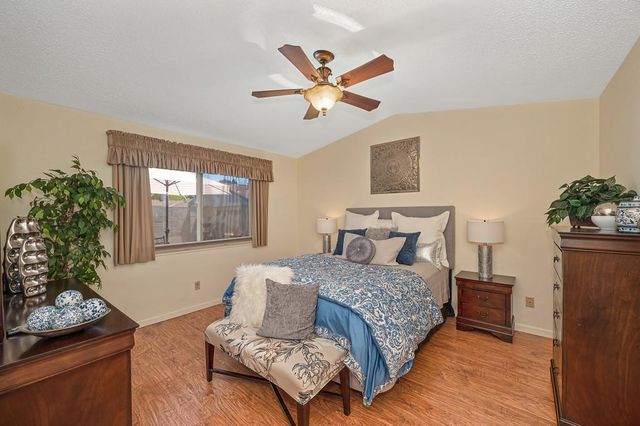 7300 Sunshire Ln, Sacramento, CA 95828
