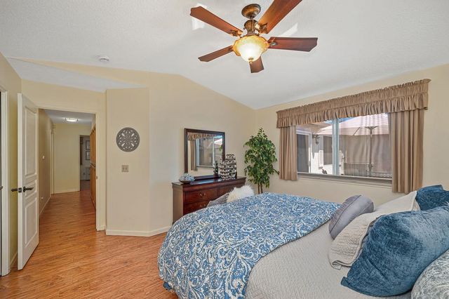7300 Sunshire Ln, Sacramento, CA 95828