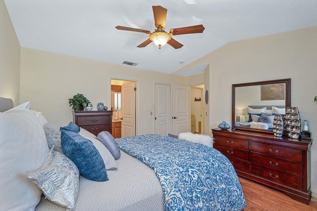 7300 Sunshire Ln, Sacramento, CA 95828