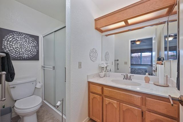 7300 Sunshire Ln, Sacramento, CA 95828