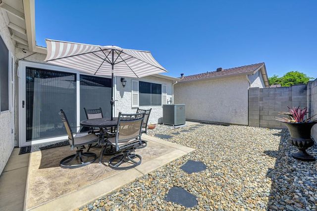 7300 Sunshire Ln, Sacramento, CA 95828