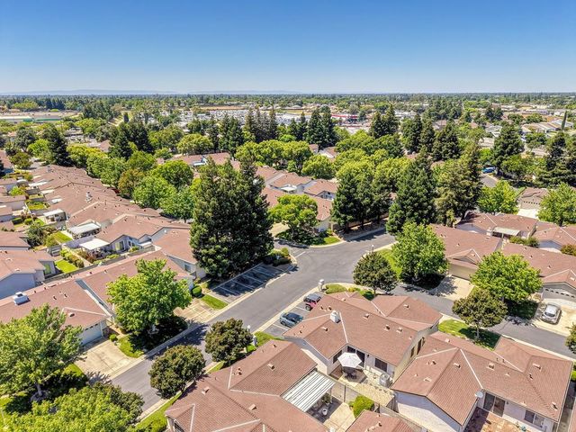 7300 Sunshire Ln, Sacramento, CA 95828