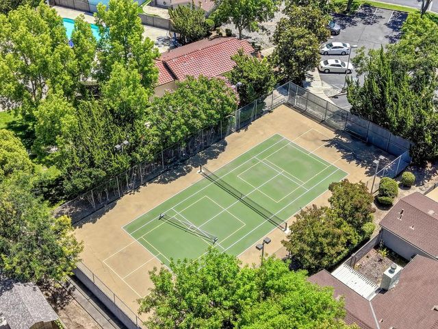7300 Sunshire Ln, Sacramento, CA 95828