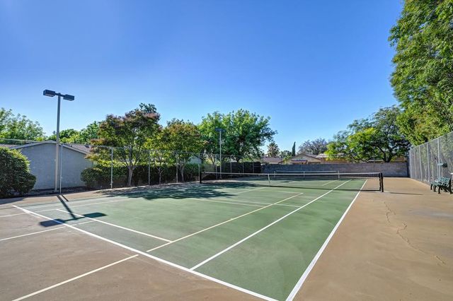 7300 Sunshire Ln, Sacramento, CA 95828
