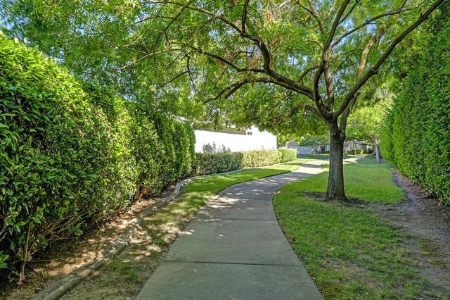 7300 Sunshire Ln, Sacramento, CA 95828