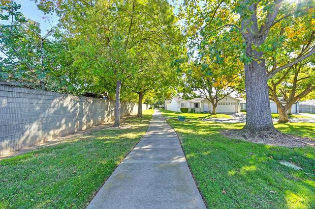 7300 Sunshire Ln, Sacramento, CA 95828