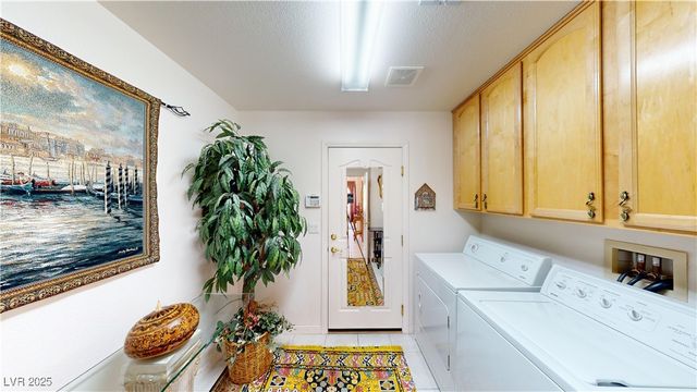 956 Sugar Springs Drive, Las Vegas, NV 89110