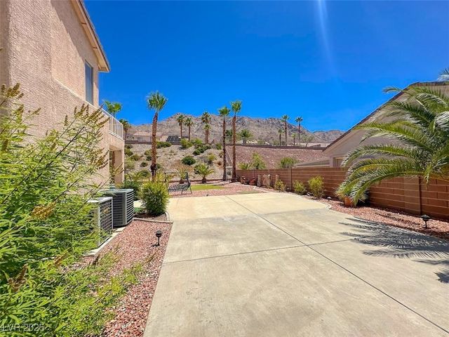 956 Sugar Springs Drive, Las Vegas, NV 89110